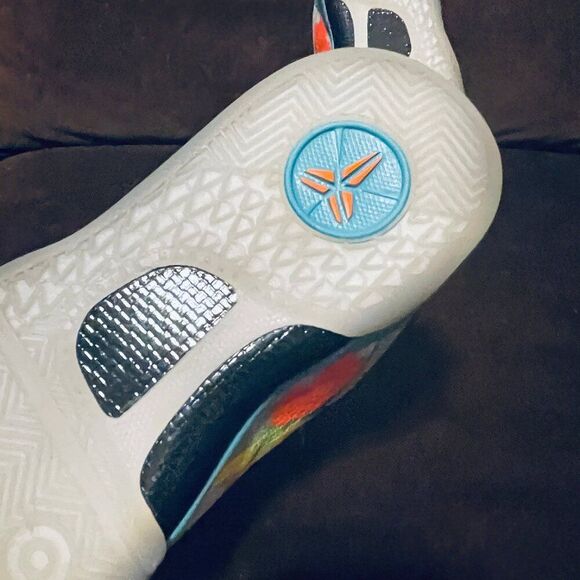 Nike Kobe 8 Protro Venice Beach GS Basketball HF7319-001 Size 5Y 37.5 EUR 4.5 UK - Picture 9 of 16